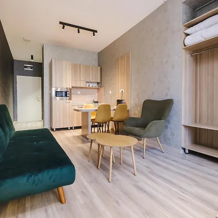 а17 - Next To Rowing Channel And Hospitals 아파트